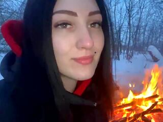 A 若者 と a 女性 ファック で ザ· 冬 バイ ザ· 火災: 高解像度の セックス ビデオ 80