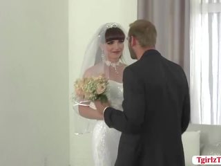 Berbalik di groom akhirnya keparat dia pengantin perempuan transbabe natalie mars lubang bokong