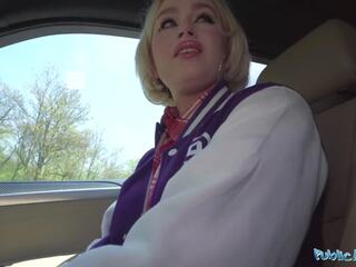 Public Agent Greta Foss is a erotic blonde who is pounded hard by a big penis