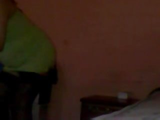 Kathy bailando sexi tr su cuarto